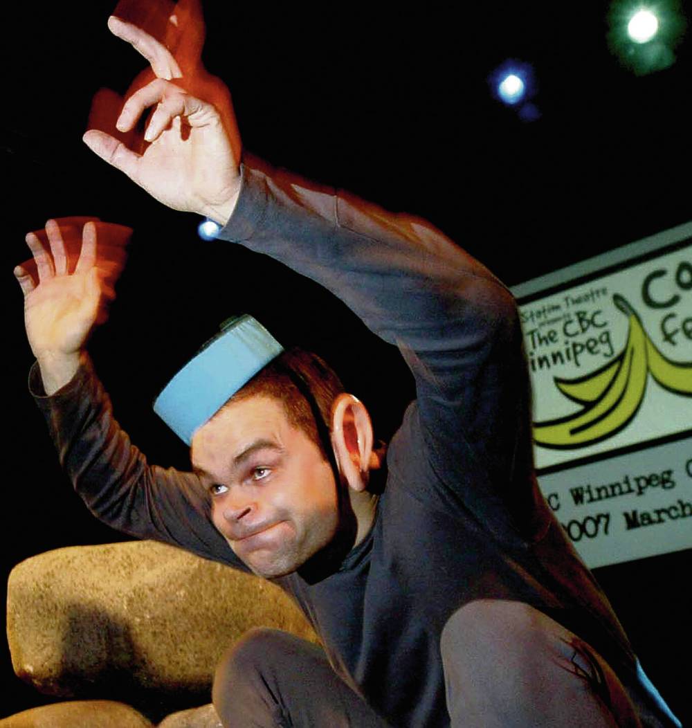 JOE BRYKSA / FREE PRESS FILES
Dean Jenkinson as Mr. Chuckles on stage at the Winnipeg Comedy Festical in February, 2007.