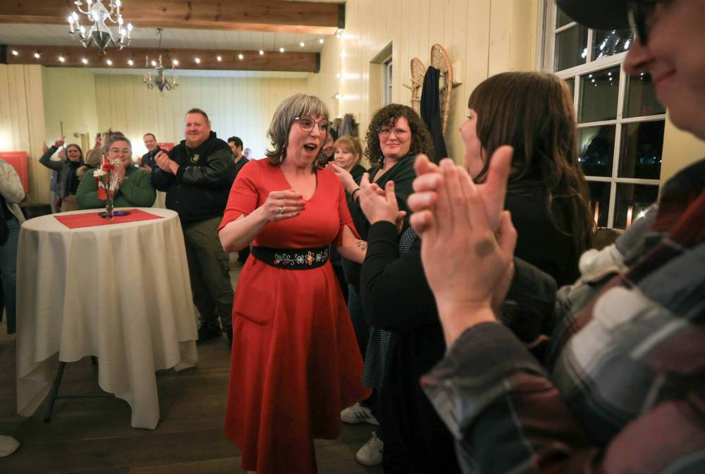 Ruth Bonneville / Free Press
Liberal candidte for St. Boniface-St. Vital riding Ginette Lavack celebrates her victory with constituents at Fort Gibralter Monday.