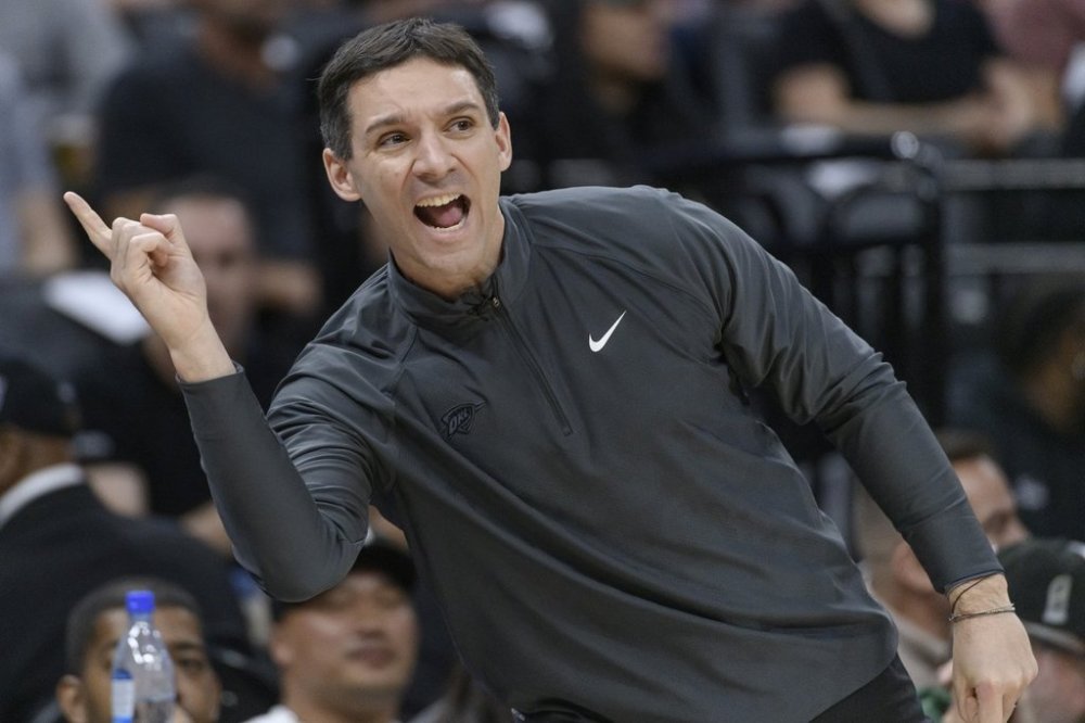 Oklahoma City Thunder head coach Mark Daigneault shouts from the bench during the second half of an NBA basketball game against the Sacramento Kings in Sacramento, Calif., Tuesday, March 25, 2025. (AP Photo/Randall Benton)