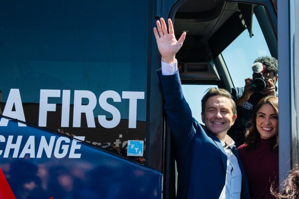 Conservative Leader Pierre Poilievre and his wife Anaida Poilievre leave a campaign stop in Pickering, Ont., on Sunday, April 27, 2025. THE CANADIAN PRESS/Laura Proctor