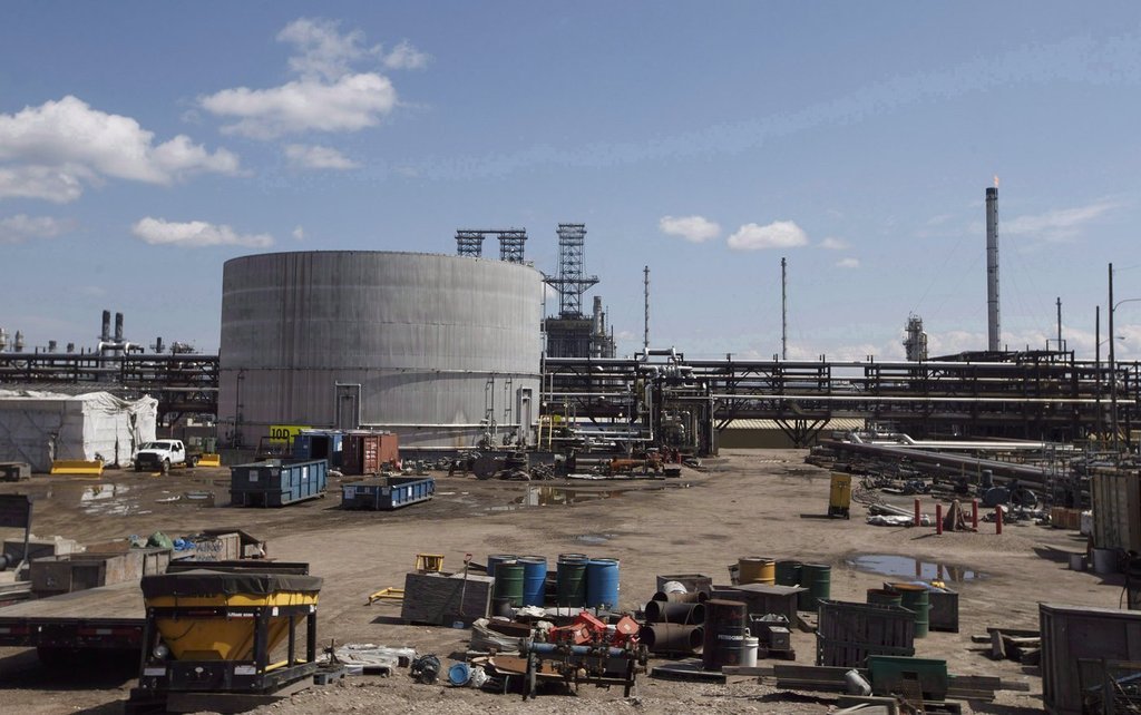 Suncor Rack Heavy lifting begins as Suncor starts refurbishing decades-old upgrader ...