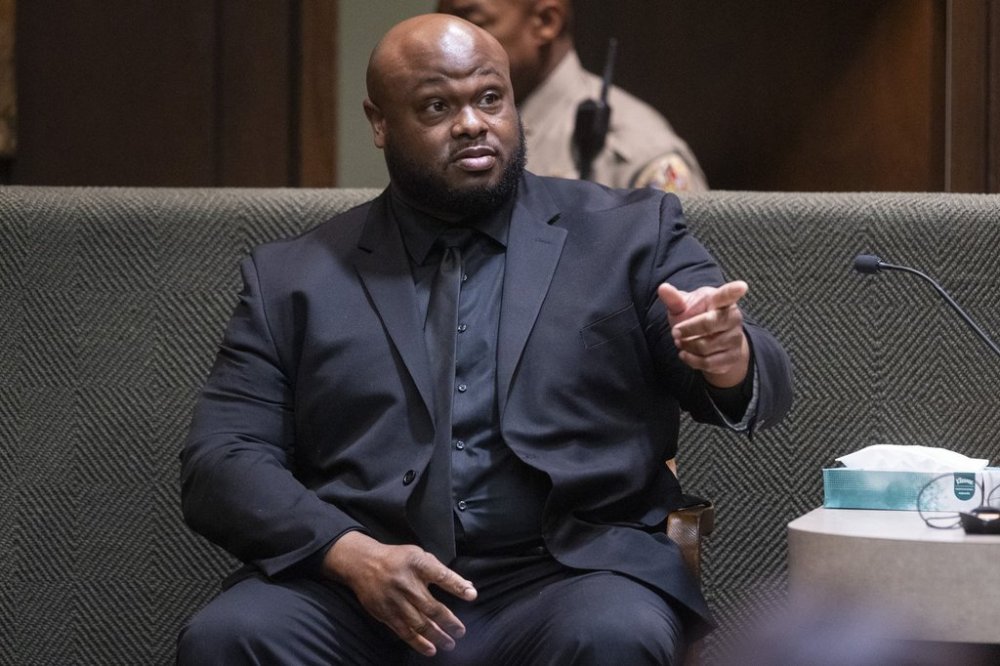 Desmond Mills Jr., a former Memphis Police Department officer who has taken a plea deal, identifies former MPD officer and defendant Tadarrius Bean during the second day of the state trial for the death of Tyre Nichols at 201 Poplar in Memphis, Tenn., on Tuesday, April 29, 2025. (Chris Day/Commercial Appeal/USA Today Network via AP, Pool)