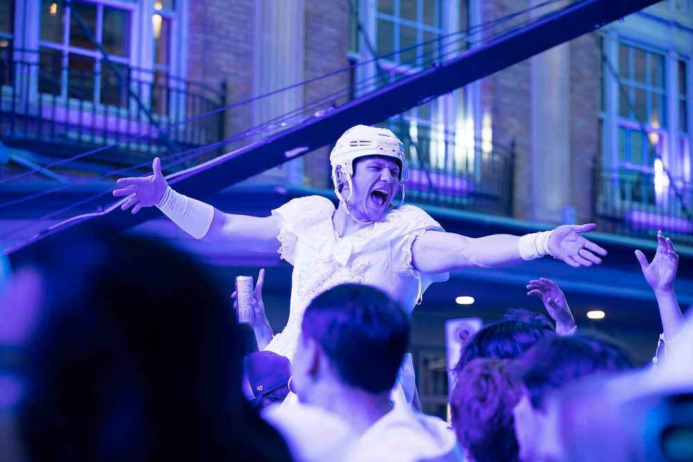 BROOK JONES / FREE PRESS
A Winnipeg Jets fan cheers during Game 5 of the National Hockey League Stanley Cup playoff between the hometown Winnipeg Jets and the visiting St. Louis Blues while attending the Winnipeg Jets Whiteout party on Donald Street in Winnipeg, Wednesday.