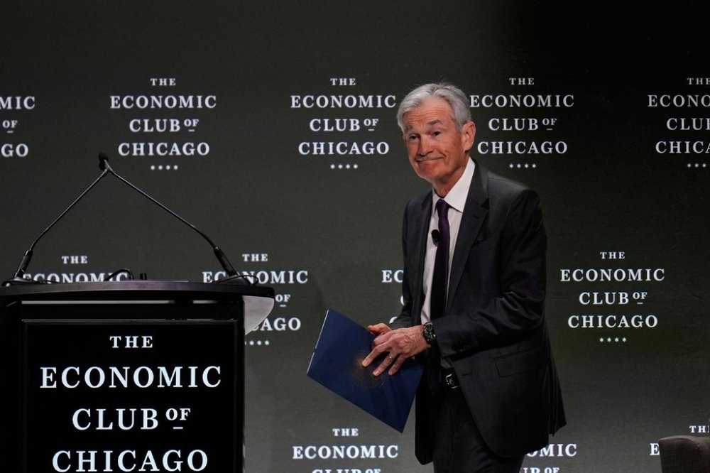 Chair of the Board of Governors of the Federal Reserve System Jerome Powell takes the stage to speak during an event hosted by the Economic Club of Chicago, Wednesday, April 16, 2025, in Chicago. (AP Photo/Erin Hooley)