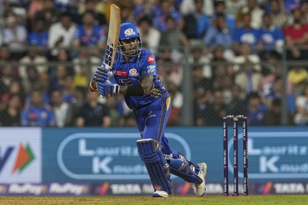 Mumbai Indians' Suryakumar Yadav bats during the Indian Premier League cricket match between Mumbai Indians and Sunrisers Hyderabad at Wankhede Stadium in Mumbai, India, Thursday, April 17, 2025. (AP Photo/Rajanish Kakade)