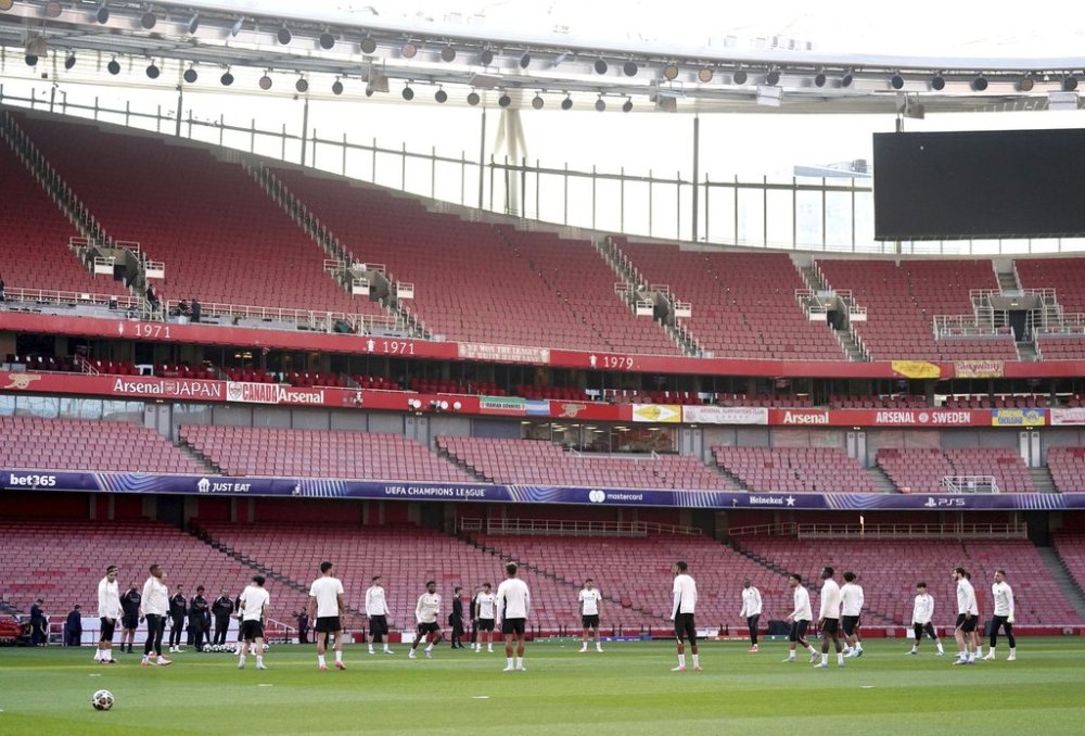 Paris Saint Germain players during a training session at Emirates Stadium, London, Monday, April 28, 2025, a day ahead of their Champions League semi final soccer match against Arsenal. (Adam Davy/PA via AP) /PA via AP)