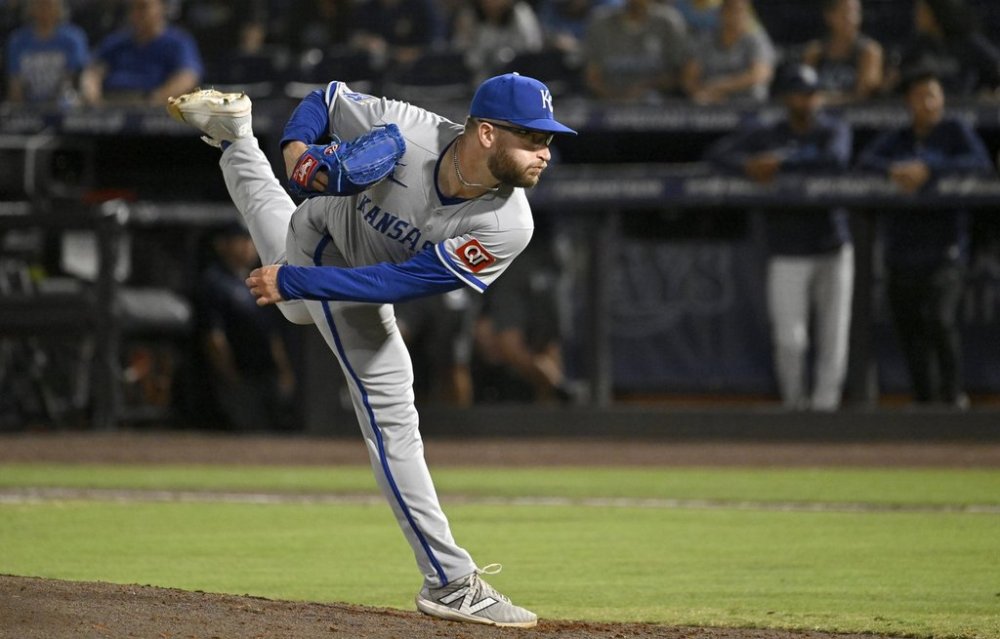 Kansas City Royals pitcher Noah Cameron throws during the sixth inning of a baseball game against the Tampa Bay Rays, Wednesday, April 30, 2025, in Tampa, Fla. (AP Photo/Jason Behnken)