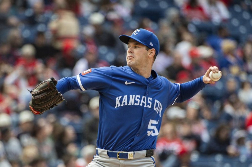 Kansas City Royals starting pitcher Cole Ragans delivers against the Cleveland Guardians during the fifth inning of a baseball game in Cleveland, Sunday, April 13, 2025. (AP Photo/Phil Long)