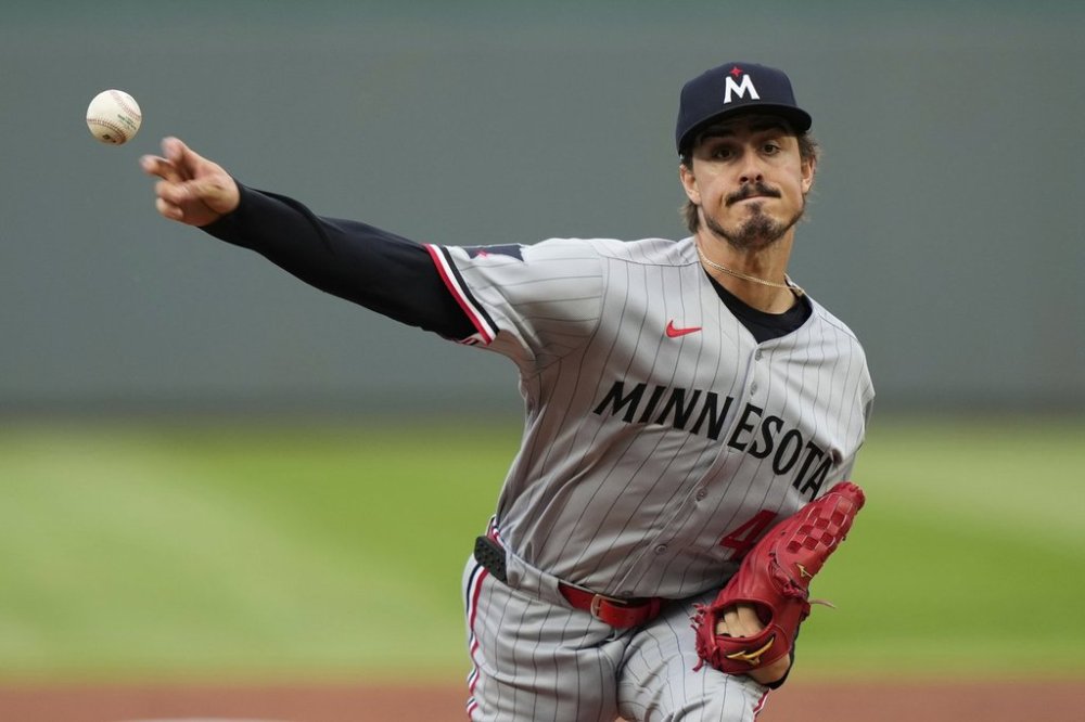 Minnesota Twins starting pitcher Joe Ryan throws during the first inning of a baseball game against the Kansas City Royals, Wednesday, April 9, 2025, in Kansas City, Mo. (AP Photo/Charlie Riedel)