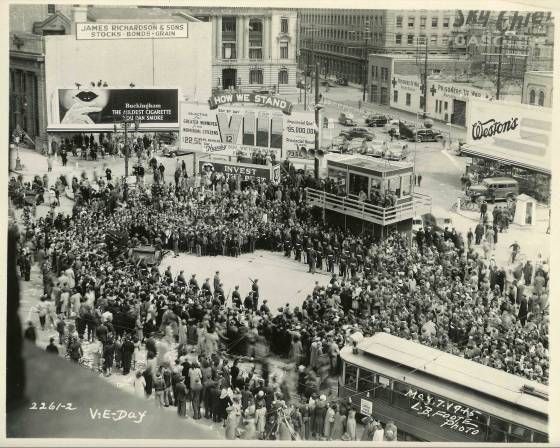 Victory in Europe Day Parade in Winnipeg, May 8, 1945. (L.B. FOOTE / National Air Force Museum of Canada)