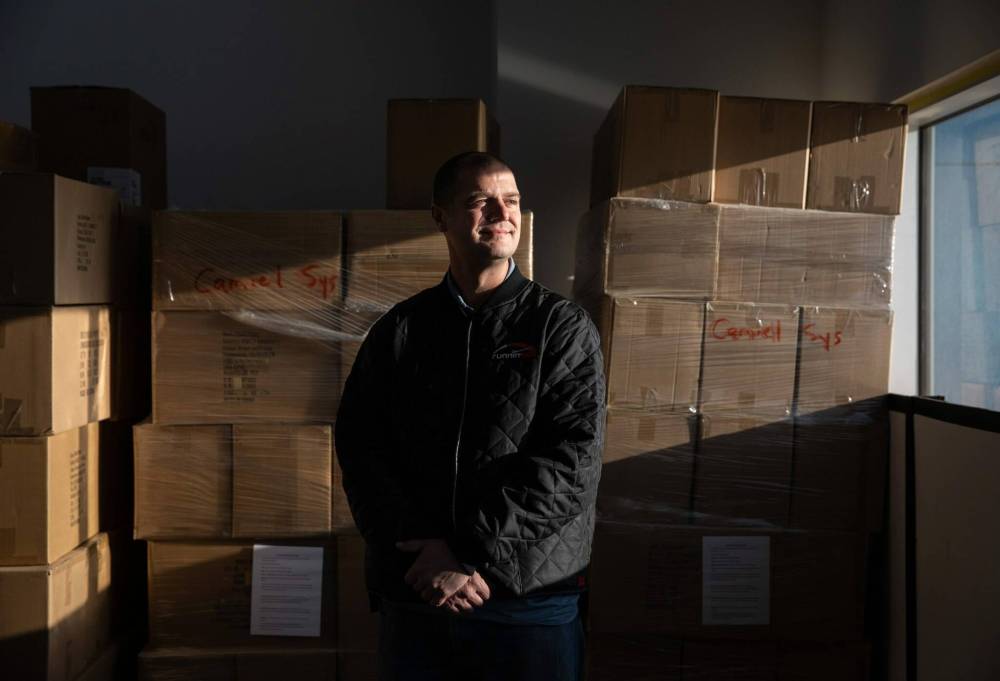 JESSICA LEE / FREE PRESS FILES
Trevor Froese, co-founder of Runnin’ Red Transport, which has clocked a decrease in some freight during its travels across the Manitoba-North Dakota border.