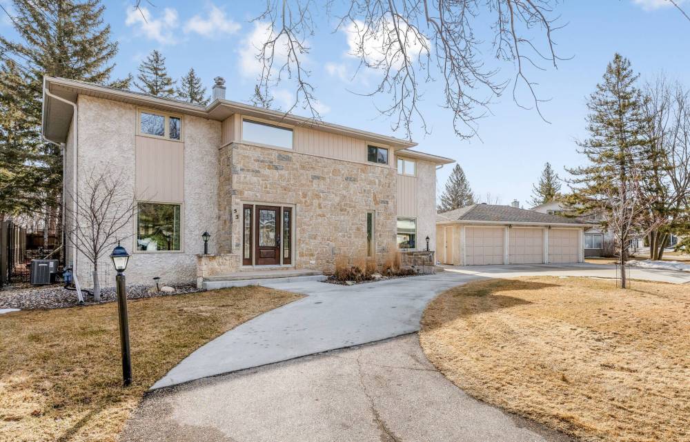 TODD LEWYS / FREE PRESS
The stately 2,192-sq.-ft. two-storey home has been tastefully updated from top to bottom.