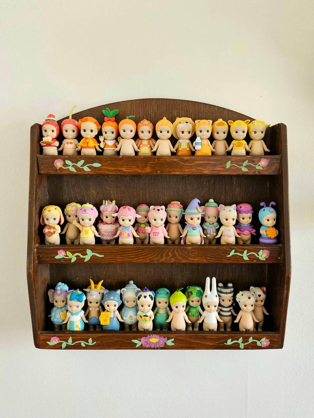 MIKAELA MACKENZIE / FREE PRESS
There have been more than 650 variations of Sonny Angels released since 2004, with most
figurines only wearing different headgear and tops.