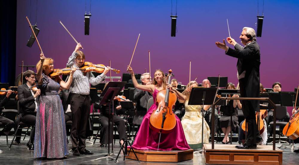 Mark Rash photo
From left: Concertmaster Gwen Hoebig; her son, violist Alexander (Sasha) Moroz; her daughter, cellist Juliana Moroz, and WSO maestro Daniel Raiskin.