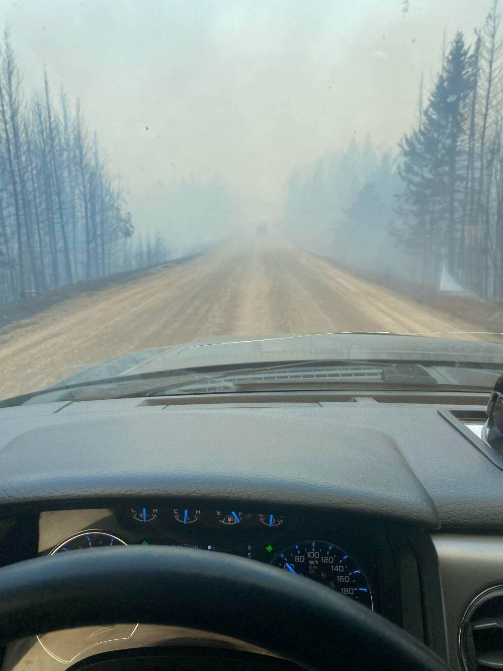 SUPPLIED
Angie Sabourin, president of Bird Lake Cottagers Manitoba, took this photo as she evacuated the area Tuesday near Bird Lake in Nopiming Provincial Park.