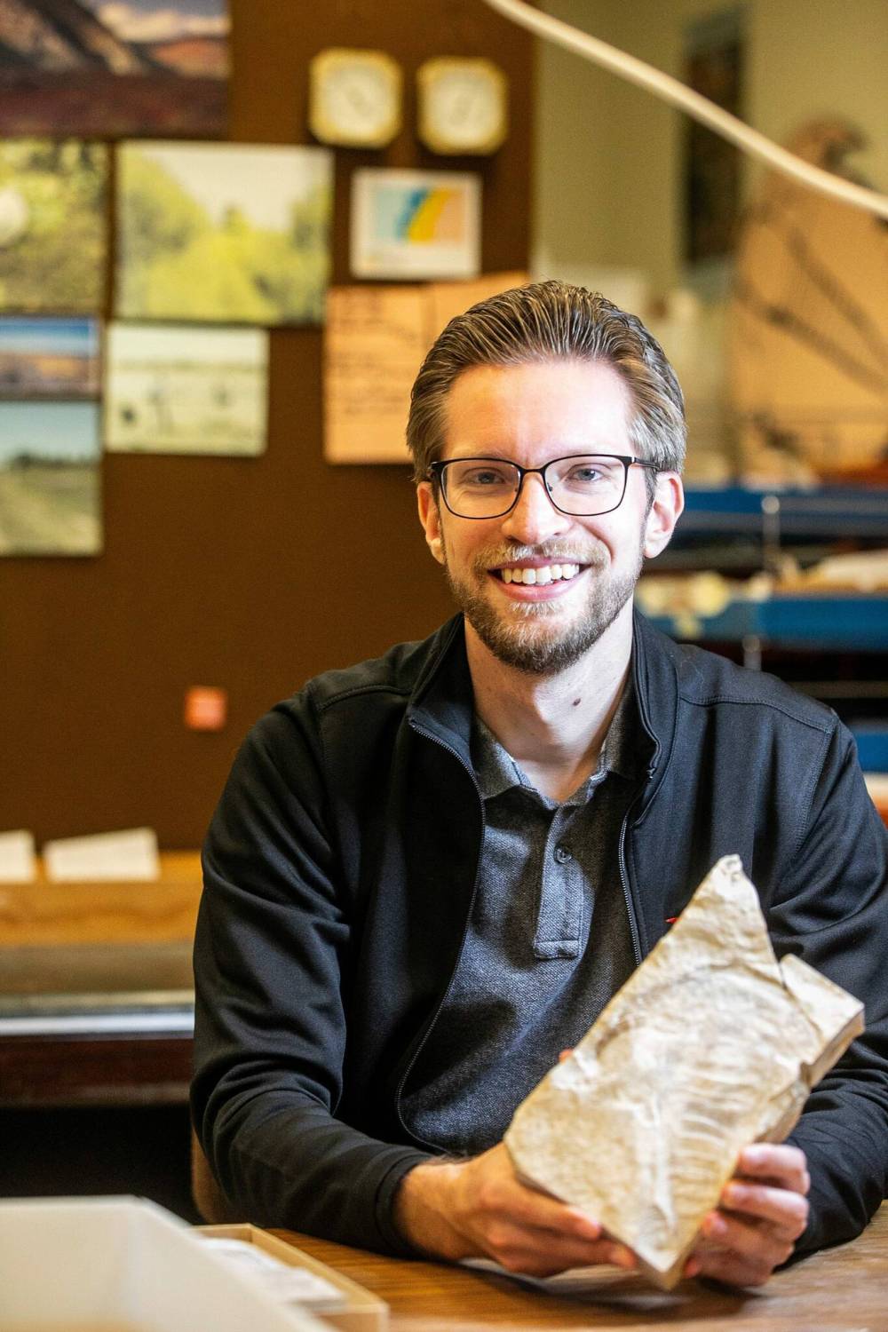 MIKAELA MACKENZIE / FREE PRESS
                                Joe Moysiuk, curator of paleontology and geology at the Manitoba Museum, said the discovery of the new fossil shows that arthropods evolved in more varied ways than we previously thought.