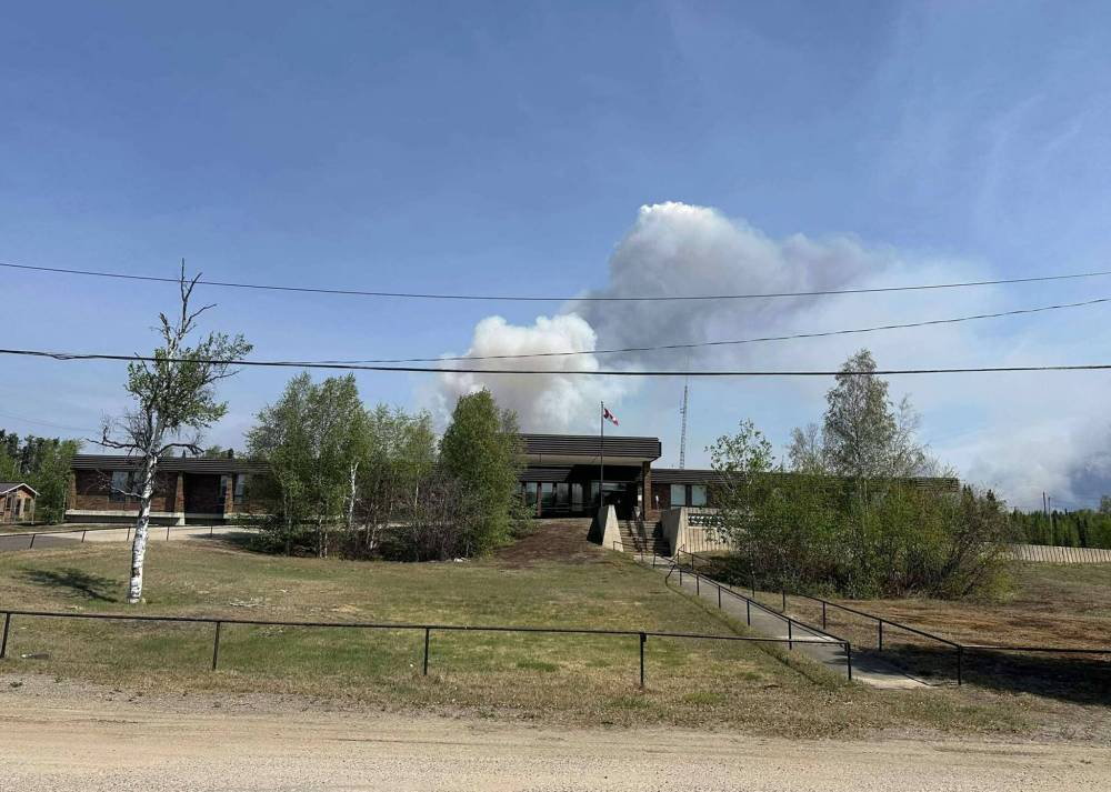 TRISTEN DUROCHER PHOTO
Everyone was evacuated from Lynn Lake Monday, except essential workers who are working to protect the town.