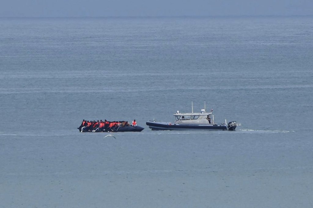 Child among 2 migrants who died attempting to cross English Channel to Britain in small boat