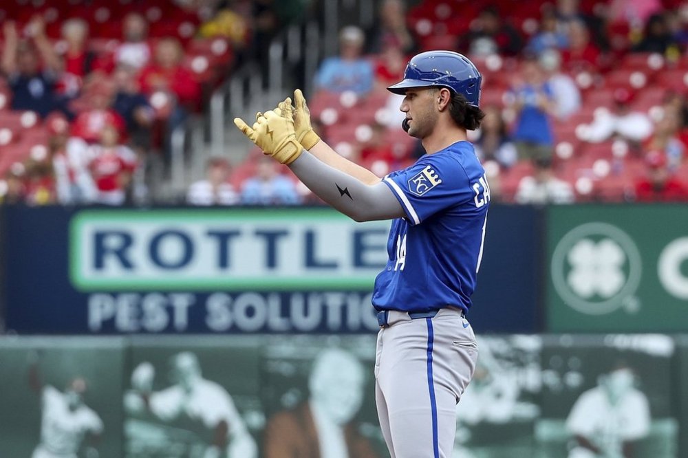 Kansas City Royals' Jac Caglianone gestures toward the dugout after hiding an RBI double during the fourth inning against the St. Louis Cardinals in the first baseball game of a doubleheader, Thursday, June 5, 2025, in St. Louis. (AP Photo/Scott Kane)