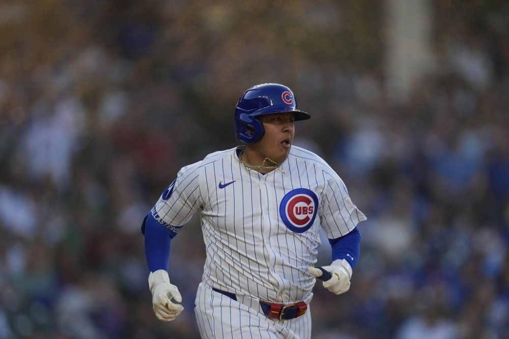 Chicago Cubs designated hitter Moisés Ballesteros (25) runs but is forced out at first base during the second inning of a baseball game against the Miami Marlins, Tuesday, May 13, 2025, in Chicago. (AP Photo/Erin Hooley)
