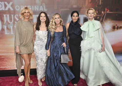 Nicole Ari Parker, from left, Kristin Davis, Sarah Jessica Parker, Sarita Choudhury and Cynthia Nixon pose together at the premiere of 