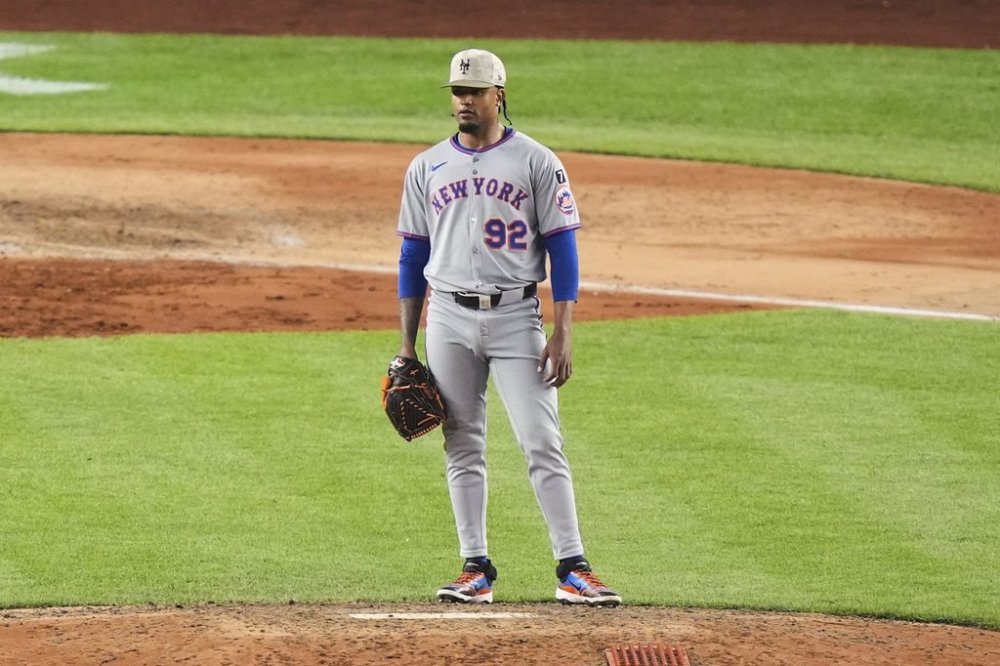 New York Mets pitcher Génesis Cabrera (92) reacts after New York Yankees' Cody Bellinger hit a grand slam during the eighth inning of a baseball game Sunday, May 18, 2025, in New York. (AP Photo/Frank Franklin II)
