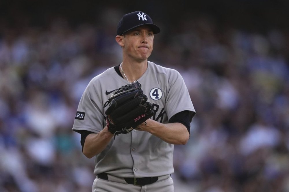 New York Yankees' Ryan Yarbrough celebrates after striking out Los Angeles Dodgers' Freddie Freeman to end the sixth inning of a baseball game Sunday, June 1, 2025, in Los Angeles. (AP Photo/Mark J. Terrill)