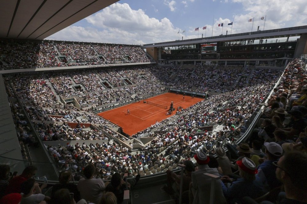 FILE - View of center court Philippe Chatrier during the semifinal match of the French Open tennis tournament between Poland's Iga Swiatek and Coco Gauff of the U.S. at the Roland Garros stadium in Paris, June 6, 2024. (AP Photo/Aurelien Morissard, File)