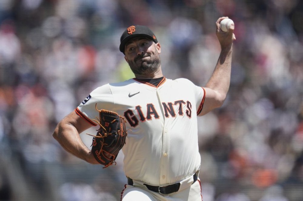 San Francisco Giants pitcher Robbie Ray throws against the San Diego Padres during the first inning of a baseball game in San Francisco, Thursday, June 5, 2025. (AP Photo/Jeff Chiu)
