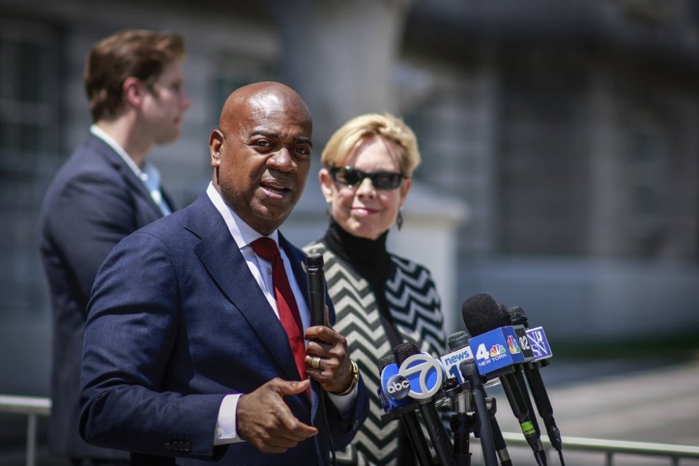 Newark Mayor Ras Baraka speaks next to civil rights attorney Nancy Erika Smith, right, as they attend a press conference regarding his May 9th arrest at Delaney Hall, outside U.S. District Court for the District of New Jersey Tuesday, June 3, 2025, in Newark, N.J. (AP Photo/Kena Betancur)