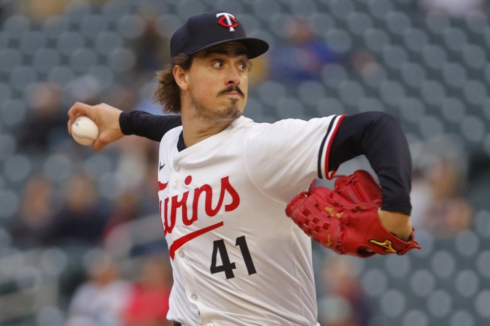 Minnesota Twins starting pitcher Joe Ryan throws to the Seattle Mariners in the fourth inning of a baseball game Wednesday, June 25, 2025, in Minneapolis. (AP Photo/Bruce Kluckhohn)