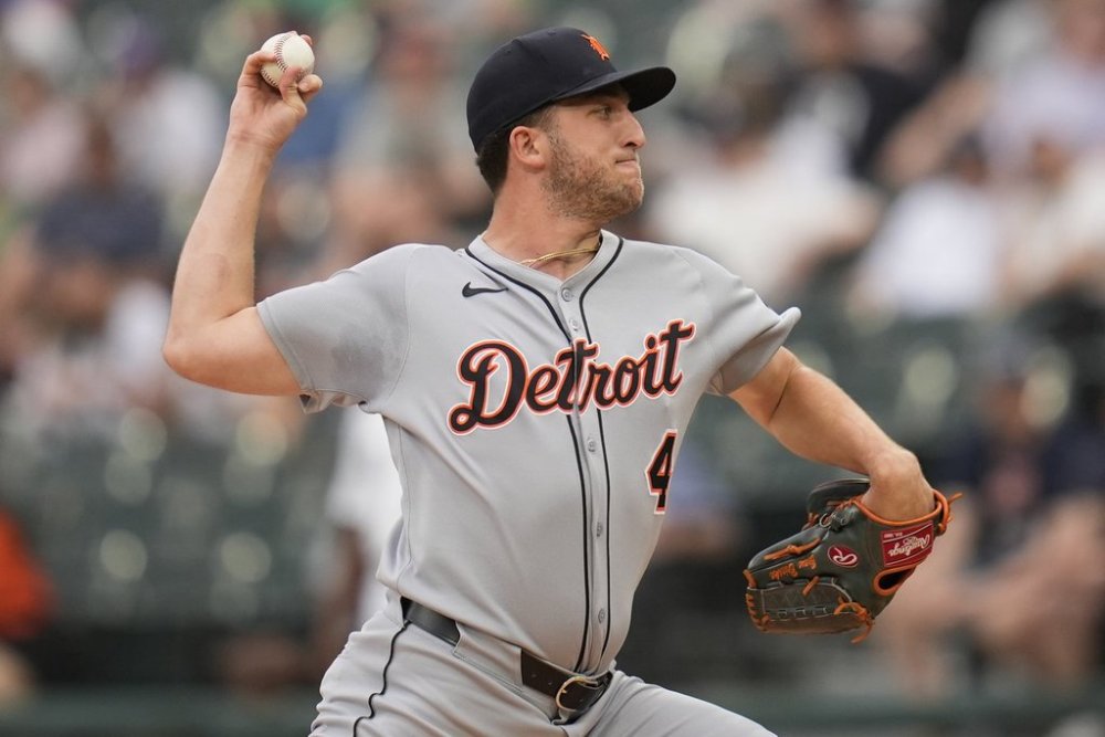 Detroit Tigers starting pitcher Beau Brieske (4) throws against the Chicago White Sox during the first inning of a baseball game Tuesday, June 3, 2025, in Chicago. (AP Photo/Erin Hooley)