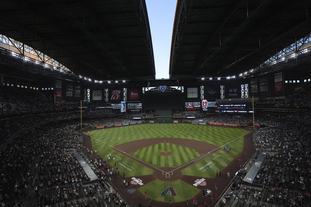 Arizona legislature approves bill that would provide up to $500 million for Chase Field renovations