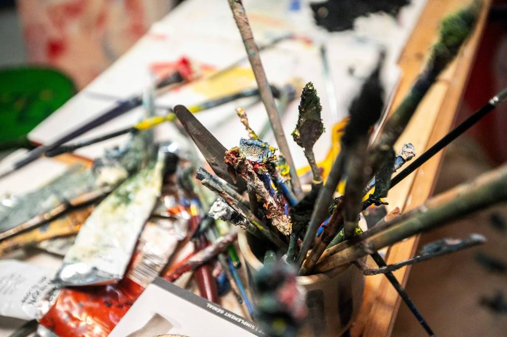 MIKAELA MACKENZIE / FREE PRESS
Hunter’s paint is daubed on generously, mixed straight from the tube without aid of solvents – resulting in thick and textured layers smeared on with brushes’ worn-down bristles.