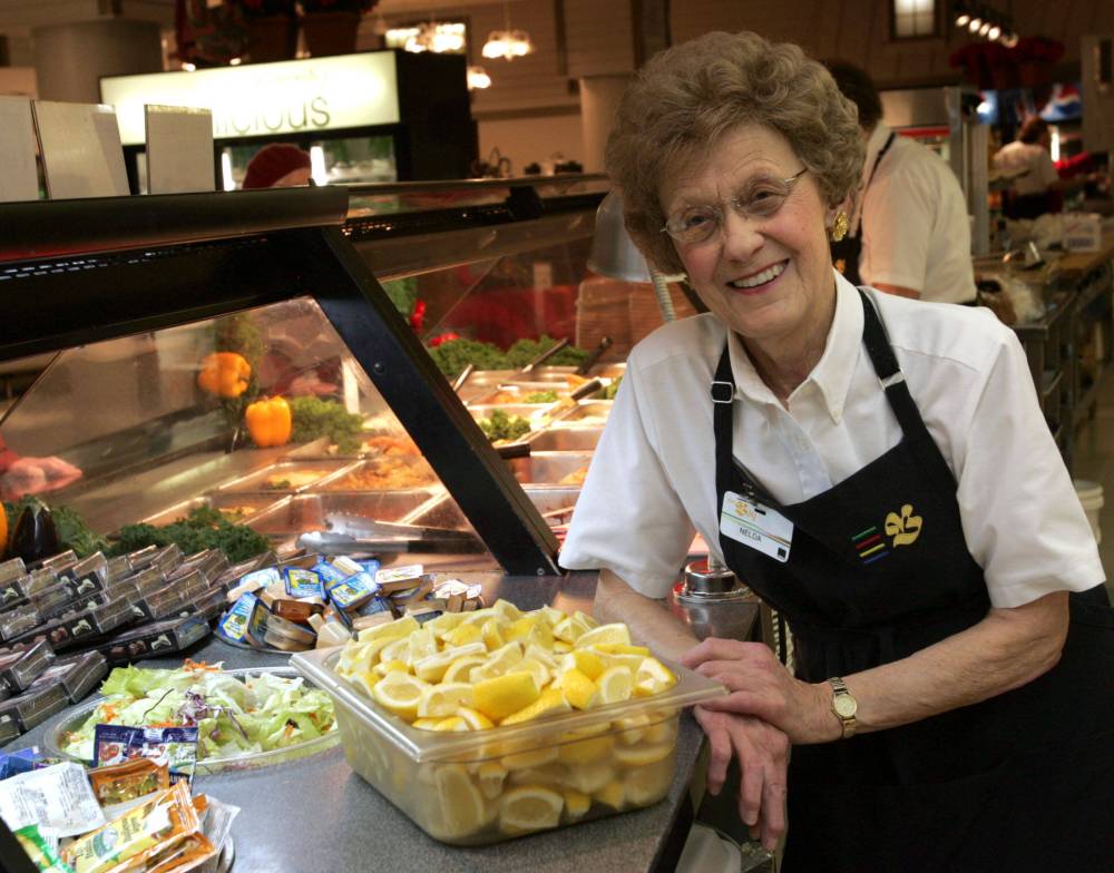 Wayne Glowacki / Free Press files
On Nov. 19, 2004, Nelda Burdy had 47 years of service at the
Paddlewheel Restaurant in the Bay downtown store.