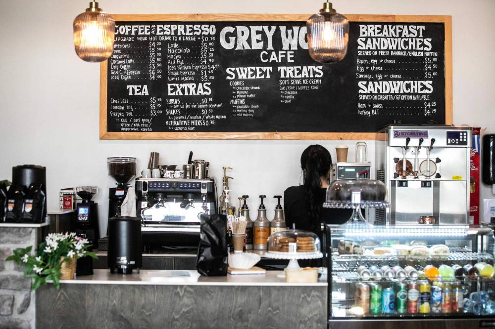 MIKAELA MACKENZIE / FREE PRESS
Grey Wolf Cafe came to be with the support of First Peoples Economic Growth Fund, an organization that assists First Nations entrepreneurs.