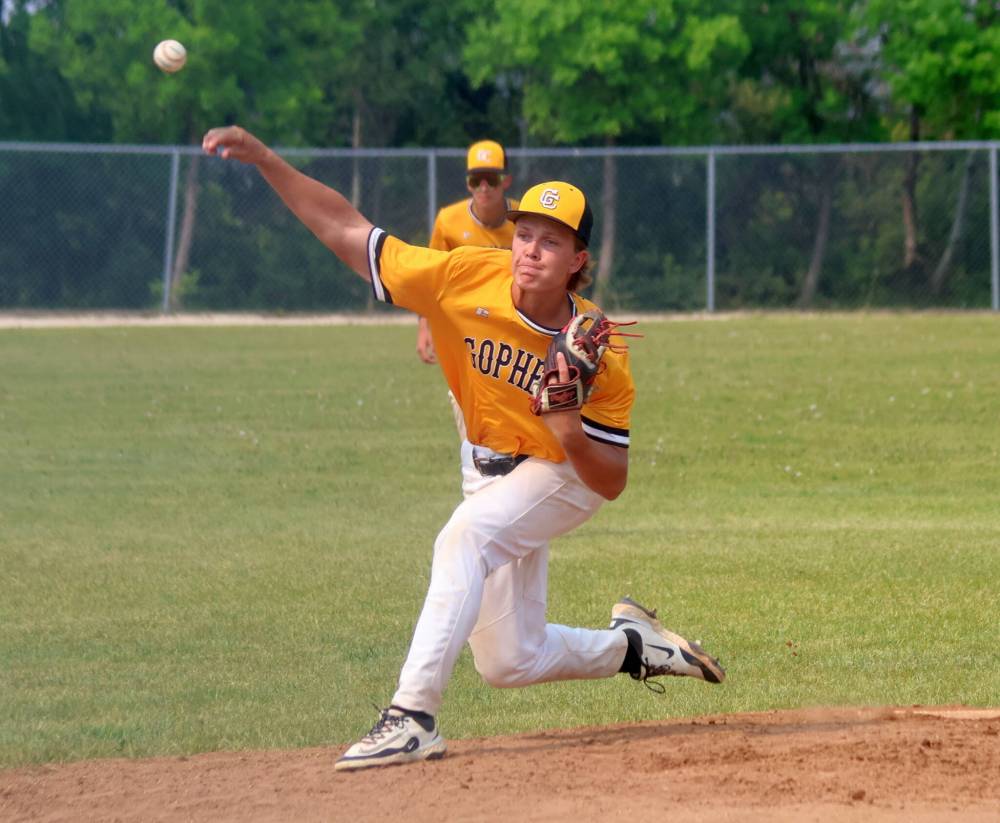 Cassidy Dankochik / THE CARILLON
Lincoln Carriere pitched a complete game for Garden City, allowing only two hits from the Steinbach Regional Sabres.