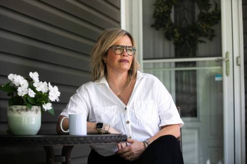 MIKAELA MACKENZIE / FREE PRESS
                                For Carol Lobb, who was born with a congenital heart defect, the influx of wildfire smoke can shut down her daily routine.