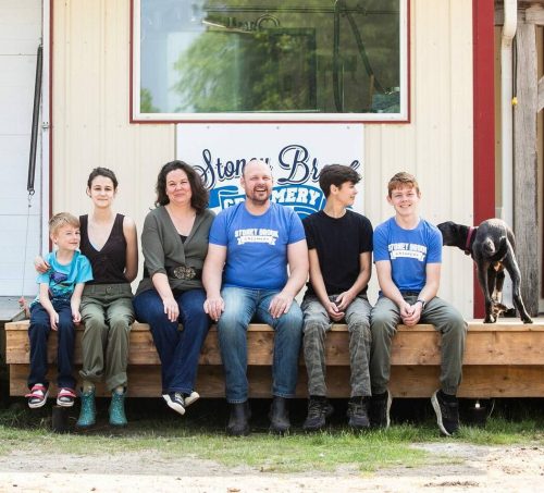 MIKAELA MACKENZIE / FREE PRESS
                                Thomas (seven, left), Julianne (17), Angela, Jim, Alex (18), and Jonah (15) Appleby at Stoney Brook Creamery on Wednesday, June 11, 2025. For Dave Sanderson story. Winnipeg Free Press 2025
