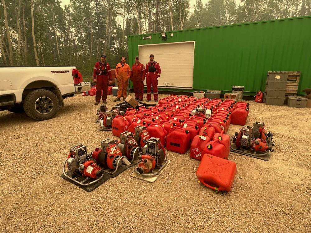 MANITOBA GOVERNMENT FILES
Wildfire response officials in Flin Flon on June 5.