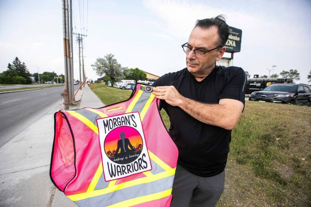 MIKAELA MACKENZIE / FREE PRESS
Ronald Kerr, a senior member with Morgan’s Warriors, said evacuees at Billy Mosienko Arena could go to them if they had safety concerns but did not feel like they could approach police or security.