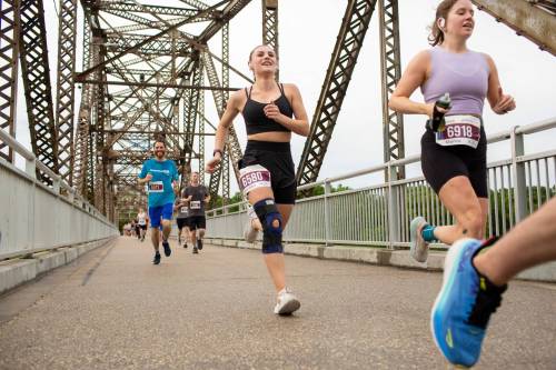 BROOK JONES / FREE PRESS
                                The Manitoba Marathon currently has no specific air quality protocols laid out regarding what systems or Air Quality Health Index levels would trigger a race cancellation on Sunday.