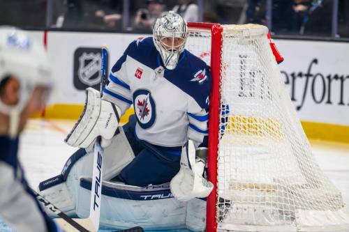 TYLER TATE / THE ASSOCIATED PRESS FILES
                                To suggest Winnipeg Jets goaltender Connor Hellebuyck can&rsquo;t reach the level of Sergei Bobrovsky because Hellebuyck is 32 is simply a bad take &mdash; the current Stanley Cup champ Bobrovsky winning his second Cup Tuesday at the age of 36.