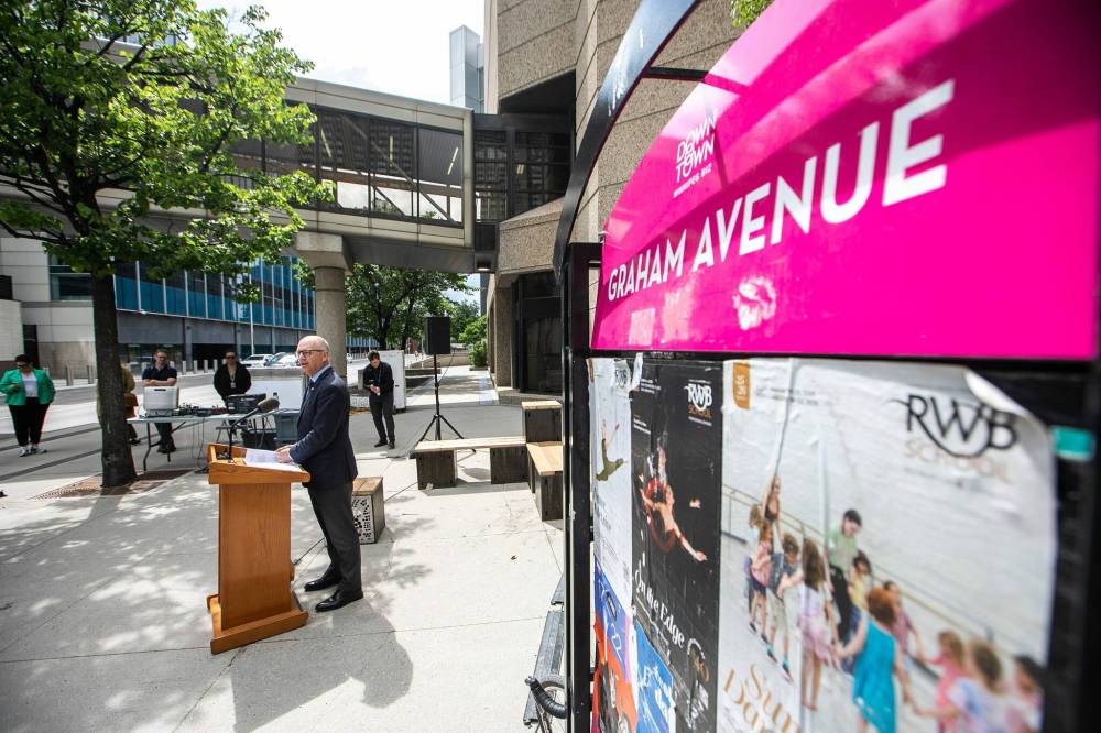 MIKAELA MACKENZIE / FREE PRESS
Mayor Scott Gillingham speaks at the launch of the re-imagining Graham pedestrian placemaking project at Graham Avenue on Monday.