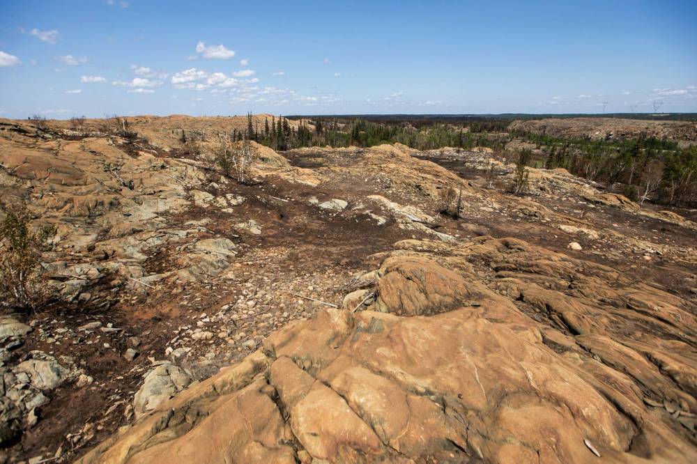 MIKAELA MACKENZIE / FREE PRESS
                                Burned areas just north of Flin Flon on Wednesday.