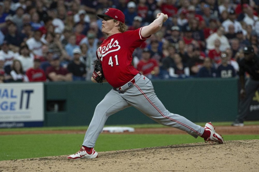 Cincinnati Reds starting pitcher Andrew Abbott delivers against the Cleveland Guardians during the ninth inning of a baseball game, Tuesday June 10, 2025, in Cleveland. (AP Photo/Phil Long)
