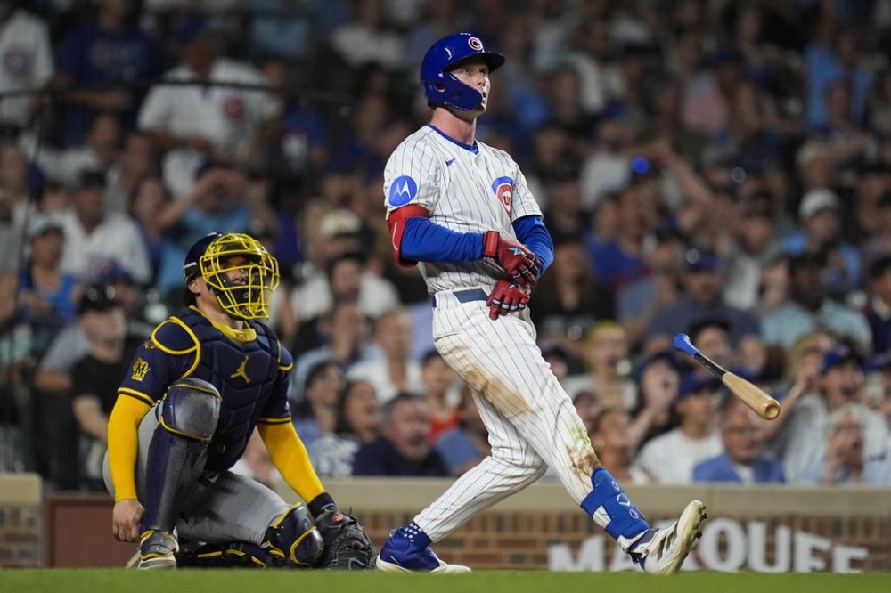 Chicago Cubs' Pete Crow-Armstrong (4) hits a home run during the eighth inning of a baseball game against the Milwaukee Brewers, Tuesday, June 17, 2025, in Chicago. (AP Photo/Erin Hooley)