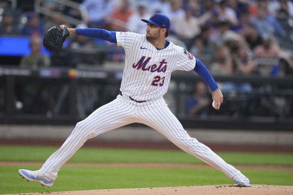 New York Mets' David Peterson pitches during the first inning of a baseball game against the Washington Nationals Wednesday, June 11, 2025, in New York. (AP Photo/Frank Franklin II)