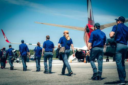 Sixty firefighters and two support staff from the Quebec Forest Fire Protection Society arrived in Manitoba Tuesday on a 14-day mission.

Photo credit: SOPFEU
