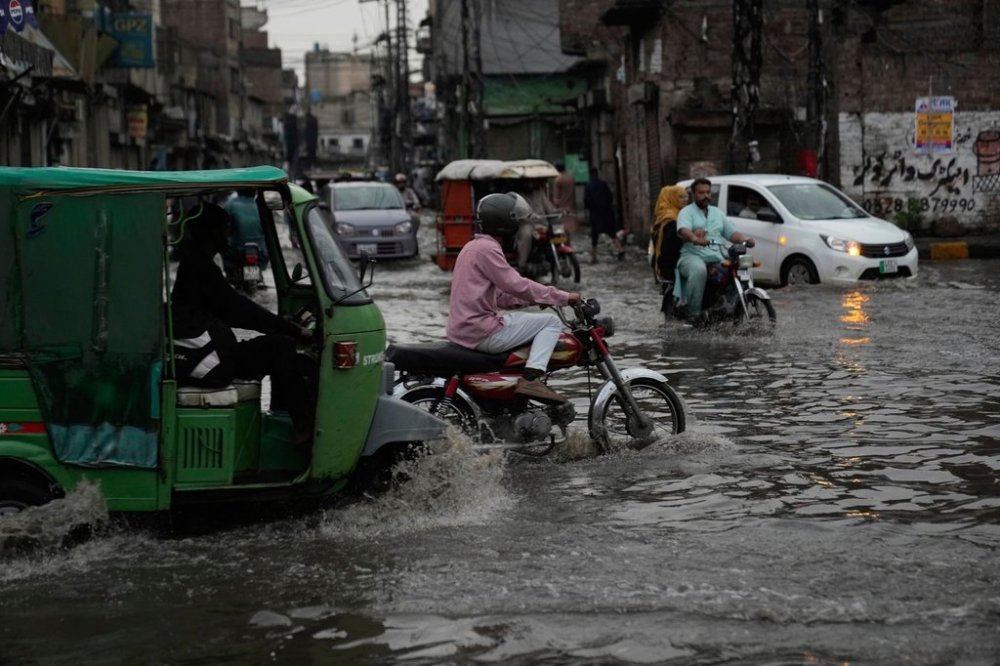 A week of heavy rains and floods across Pakistan kills 46 people ...